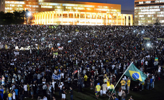 Brazil Crowd (1)